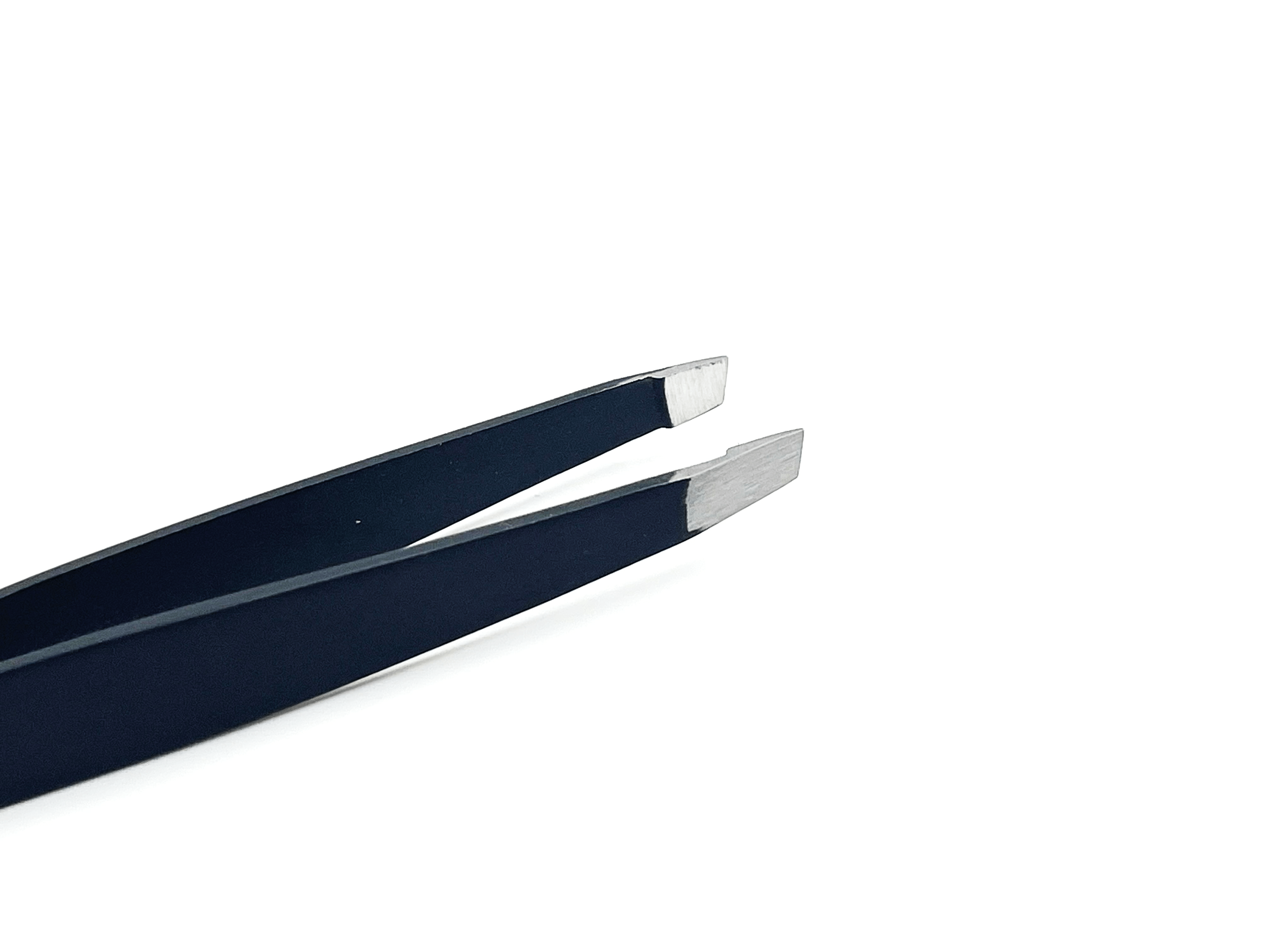 Eyebrow Tweezer Slightly Slanted Tip